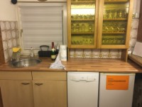 Rückbereich Theke mit Spülmaschine Rückbereich Theke mit Spülmaschine